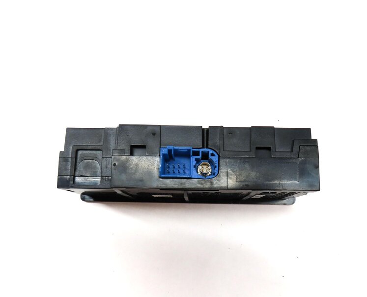 Thumbnail 6: 2015 MERCEDES C300 SEDAN (W205) USB SD CARD RADIO MEDIA INPUT CHARGE PANEL