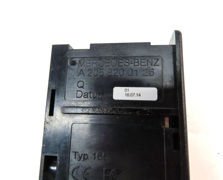 Thumbnail 7: 2015 MERCEDES C300 SEDAN (W205) USB SD CARD RADIO MEDIA INPUT CHARGE PANEL