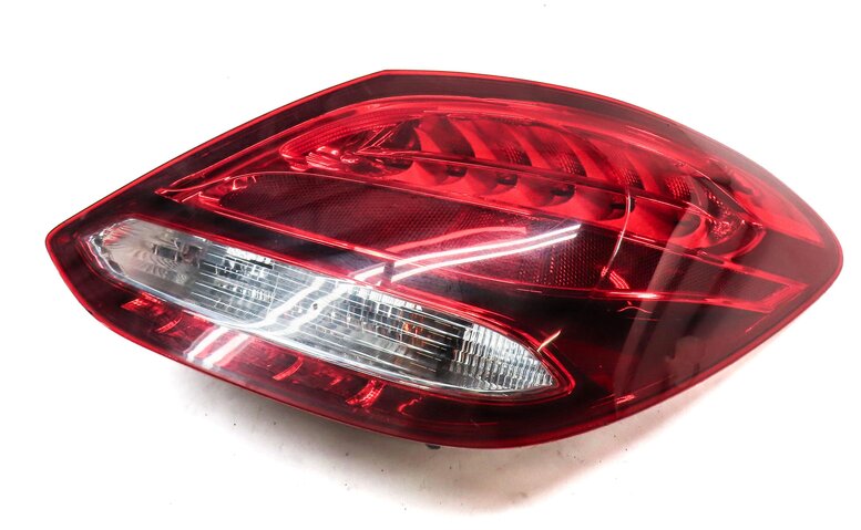 Thumbnail 2: 15-17 MERCEDES C-CLASS (W205) REAR RIGHT INCANDESCENT TAILLIGHT BRAKE LIGHT LAMP