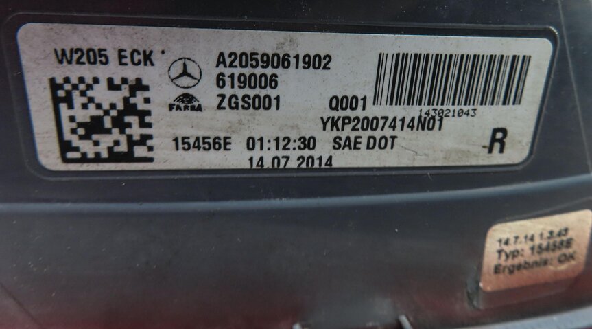 Thumbnail 5: 15-17 MERCEDES C-CLASS (W205) REAR RIGHT INCANDESCENT TAILLIGHT BRAKE LIGHT LAMP