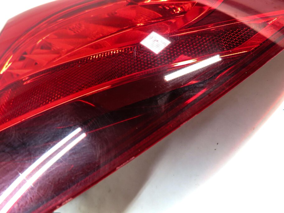 Thumbnail 7: 15-17 MERCEDES C-CLASS (W205) REAR RIGHT INCANDESCENT TAILLIGHT BRAKE LIGHT LAMP