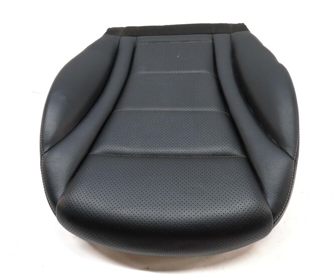 Thumbnail 2: 2015 MERCEDES C300 SEDAN (W205) FRONT RIGHT LOWER STANDARD SEAT CUSHION (BLACK)