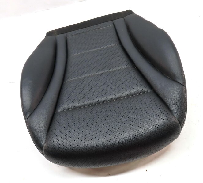 Thumbnail 3: 2015 MERCEDES C300 SEDAN (W205) FRONT RIGHT LOWER STANDARD SEAT CUSHION (BLACK)