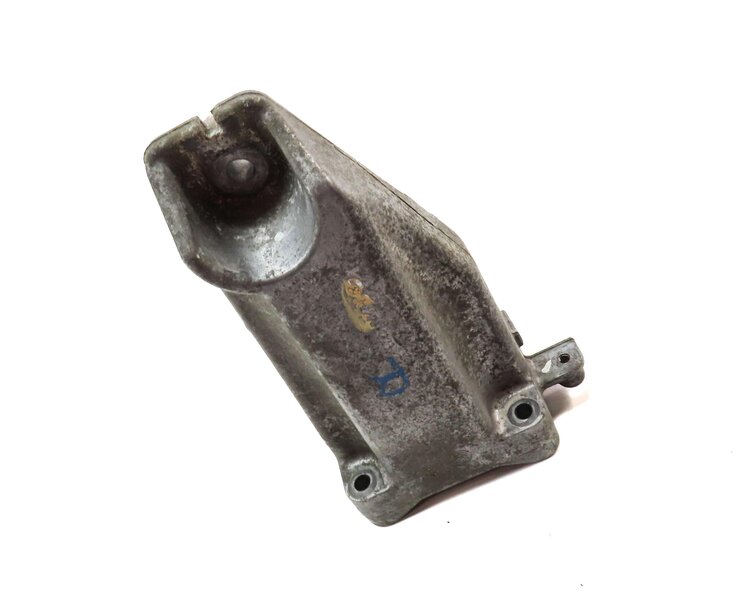 Thumbnail 3: 2015 MERCEDES C300 SEDAN (W205) 2.0L M274 TURBO RIGHT ENGINE MOUNT BRACKET