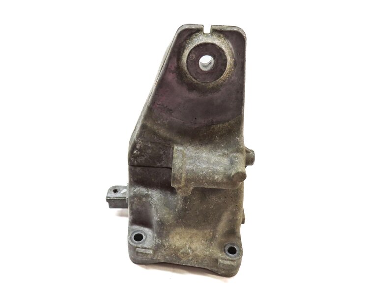 Thumbnail 4: 2015 MERCEDES C300 SEDAN (W205) 2.0L M274 TURBO RIGHT ENGINE MOUNT BRACKET