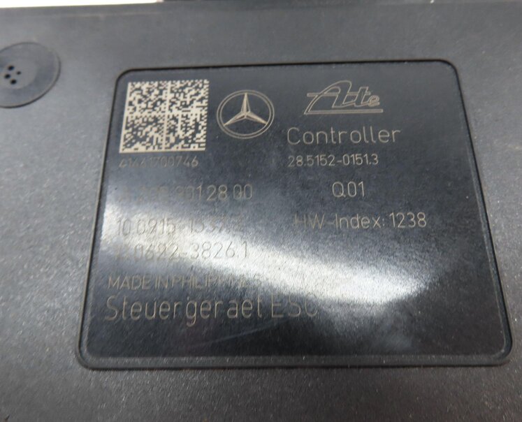 Thumbnail 6: 2015 MERCEDES C300 C400 (W205) ABS ESC BRAKE PUMP MODULE (w/o ADAPTIVE CRUISE)