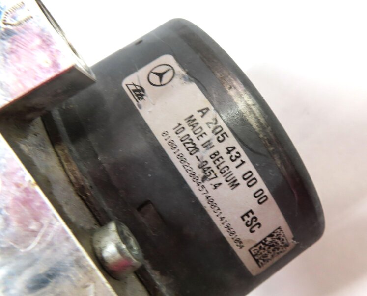 Thumbnail 7: 2015 MERCEDES C300 C400 (W205) ABS ESC BRAKE PUMP MODULE (w/o ADAPTIVE CRUISE)