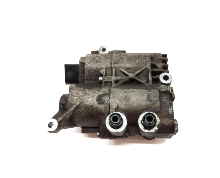 Thumbnail 4: 15-17 MERCEDES C300 (W205) AWD 722.9 AT TRANSMISSION AUXILIARY ELECTRIC OIL PUMP