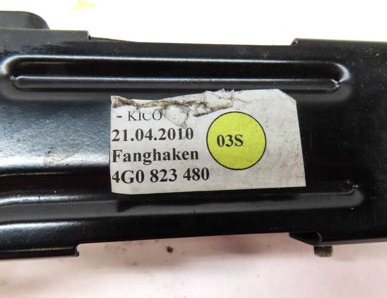 Thumbnail 7: 2012 AUDI A6 (C7) LEFT RIGHT CENTER HOOD LOCK LATCH SET OF 3 4G0823480 4G0823186