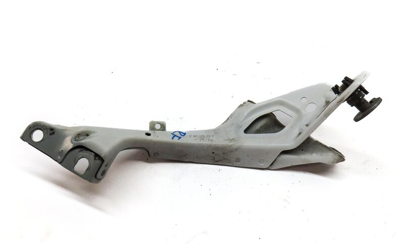 Thumbnail 4: 2012 AUDI A6 (C7) FRONT RIGHT PASSENGER SIDE FENDER MOUNT BRACKET (IBIS WHITE)