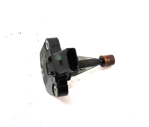 Thumbnail 2: 2012 AUDI A6 (C7) 3.0L SUPER CGXB ENGINE OIL LEVEL SENSOR 03C907660R