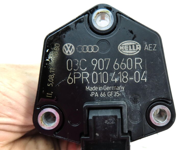 Thumbnail 5: 2012 AUDI A6 (C7) 3.0L SUPER CGXB ENGINE OIL LEVEL SENSOR 03C907660R