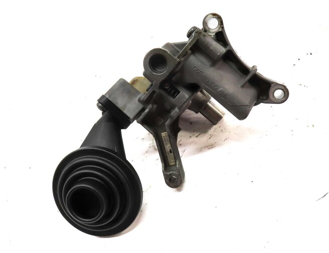 Thumbnail 2: 2012 AUDI A6 (C7) 3.0L SUPER CGXB ENGINE OIL PUMP 06E115105A