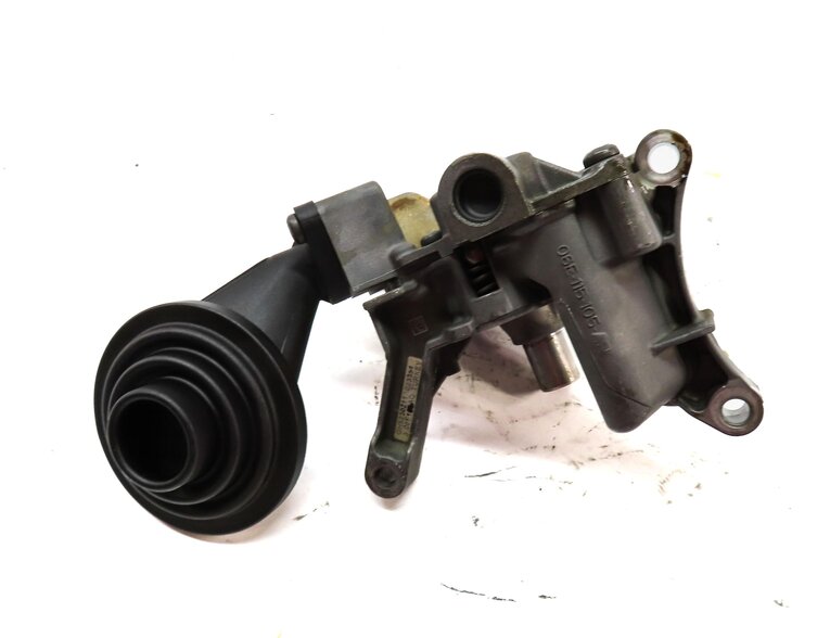 Thumbnail 6: 2012 AUDI A6 (C7) 3.0L SUPER CGXB ENGINE OIL PUMP 06E115105A