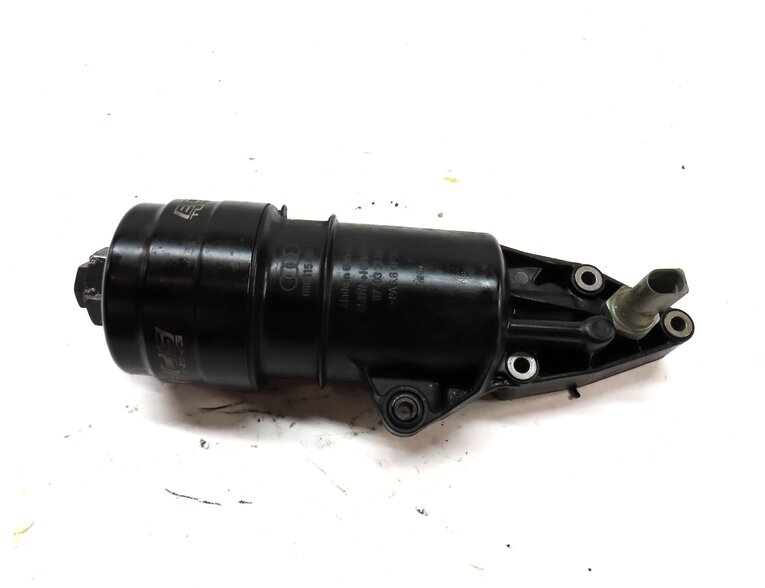 Thumbnail 2: 2012 AUDI A6 (C7) 3.0L SUPER CGXB ENGINE OIL FILTER HOUSING w/ CAP 06E115405C
