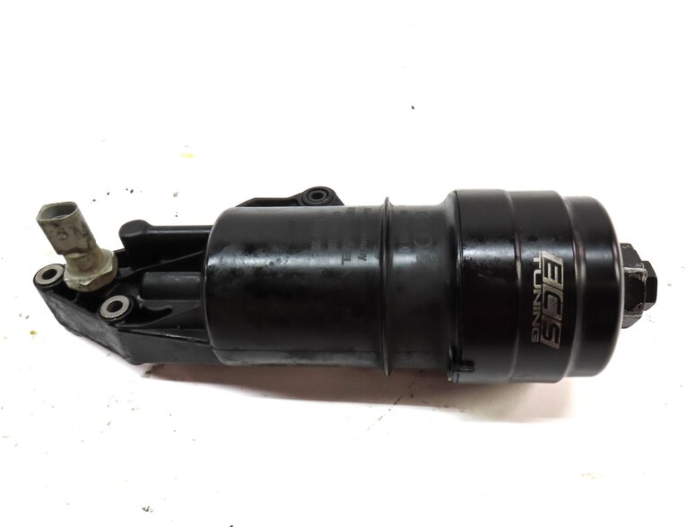 Thumbnail 4: 2012 AUDI A6 (C7) 3.0L SUPER CGXB ENGINE OIL FILTER HOUSING w/ CAP 06E115405C