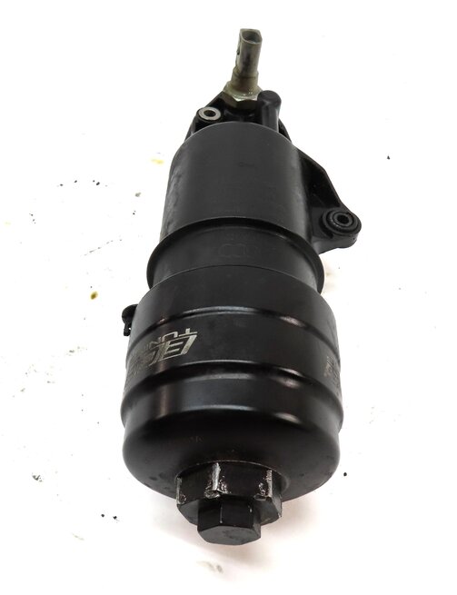 Thumbnail 5: 2012 AUDI A6 (C7) 3.0L SUPER CGXB ENGINE OIL FILTER HOUSING w/ CAP 06E115405C