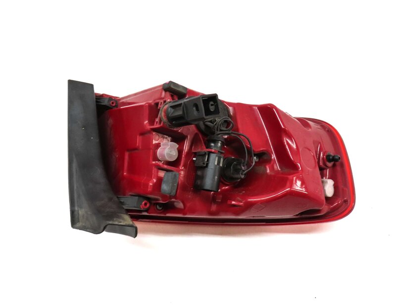 Thumbnail 5: 13-16 AUDI A4 S4 B8 8K REAR RIGHT PASSENGER OUTER TAILLIGHT BRAKE LIGHT LAMP LED