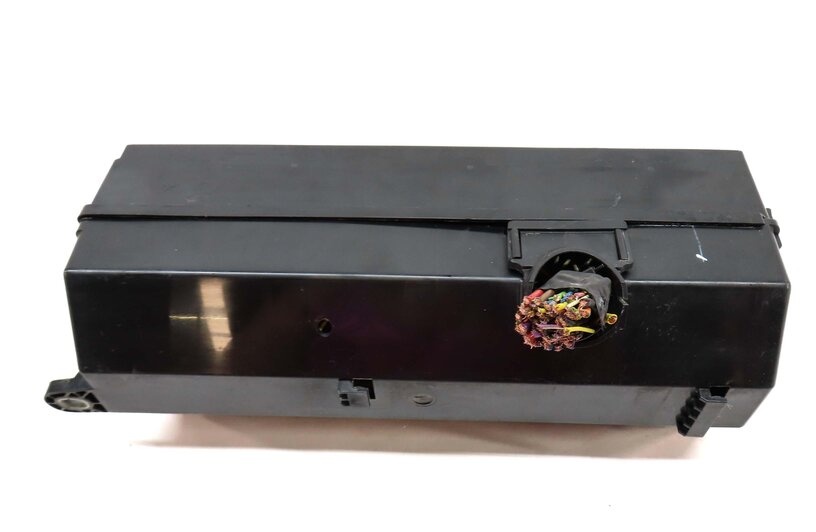 Thumbnail 9: 2015 LAND RANGE ROVER (L405) CABIN FUSE BOX RELAY FPLA14K016AA