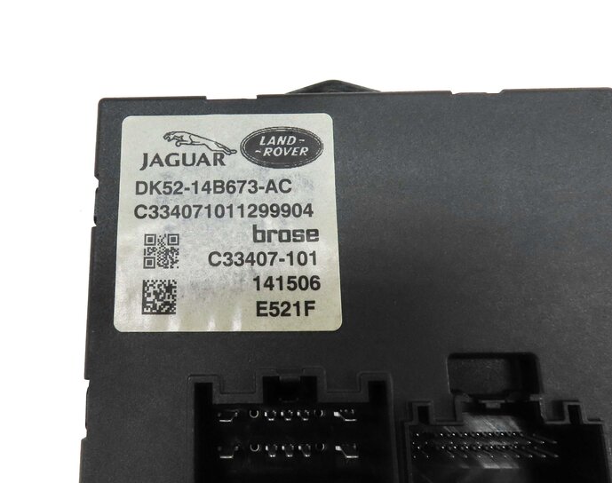 Thumbnail 4: 2015 LAND RANGE ROVER (L405) LOWER TRUNK TAILGATE CONTROL MODULE DK5214B673AC