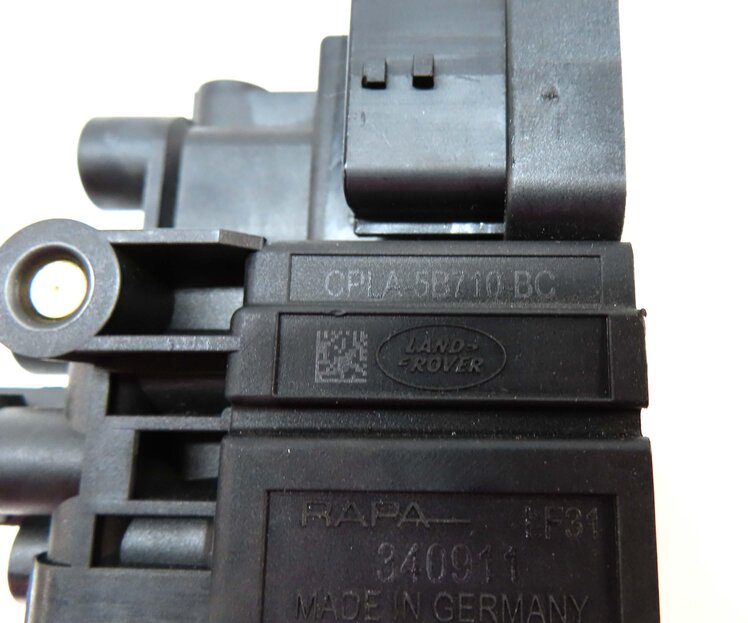 Thumbnail 6: 2015 LAND RANGE ROVER (L405) REAR AIR SUSPENSION VALVE BLOCK CPLA5B710BC