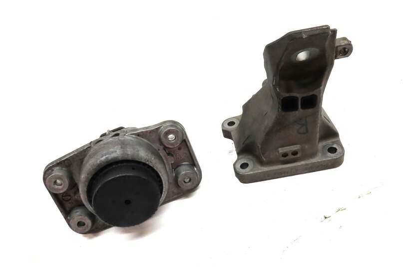 Thumbnail 3: 2015 LAND RANGE ROVER (L405) 5.0L SUPER RIGHT ENGINE MOTOR MOUNT BRACKET SET 2