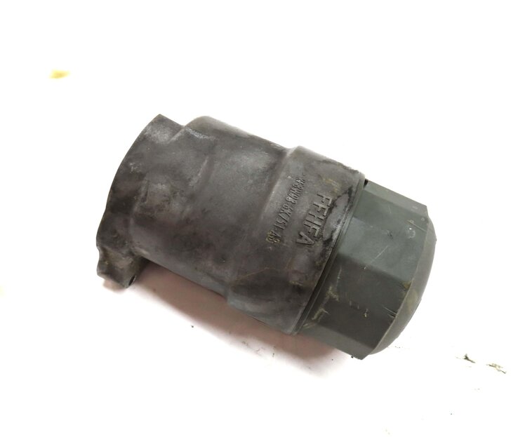 2015 LAND RANGE ROVER (L405) 5.0L SUPERCHARGED ENGINE OIL FILTER HOUSING w/ CAP