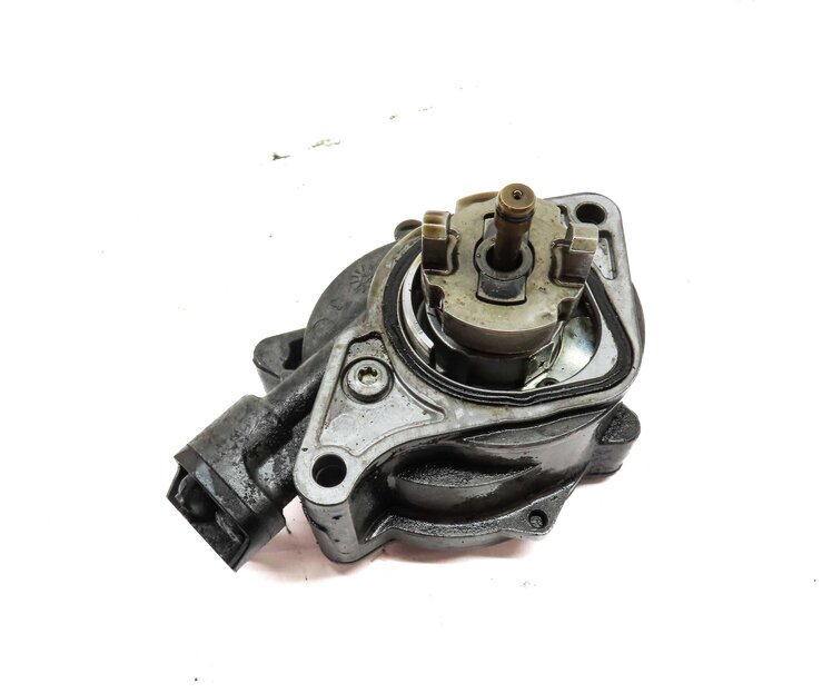 Thumbnail 2: 2010-2019 RANGE ROVER SPORT LR4 JAGUAR XE XF XK - 3.0L / 5.0L BRAKE VACUUM PUMP