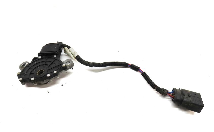 Thumbnail 2: 2004 PORSCHE CAYENNE 955 4.5L AUTO AUTOMATIC TRANSMISSION NEUTRAL SAFETY SWITCH