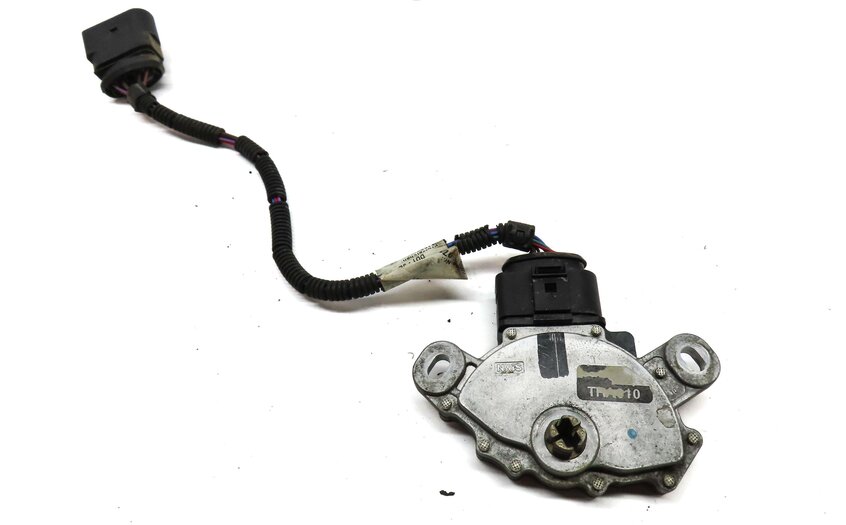 Thumbnail 4: 2004 PORSCHE CAYENNE 955 4.5L AUTO AUTOMATIC TRANSMISSION NEUTRAL SAFETY SWITCH