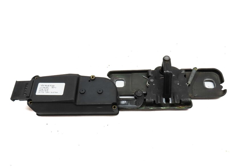 Thumbnail 2: 2011 AUDI Q7 (4L) REAR TRUNK LOCK LATCH STRIKER PLATE w/ ACTUATOR MOTOR
