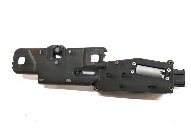 Thumbnail 5: 2011 AUDI Q7 (4L) REAR TRUNK LOCK LATCH STRIKER PLATE w/ ACTUATOR MOTOR
