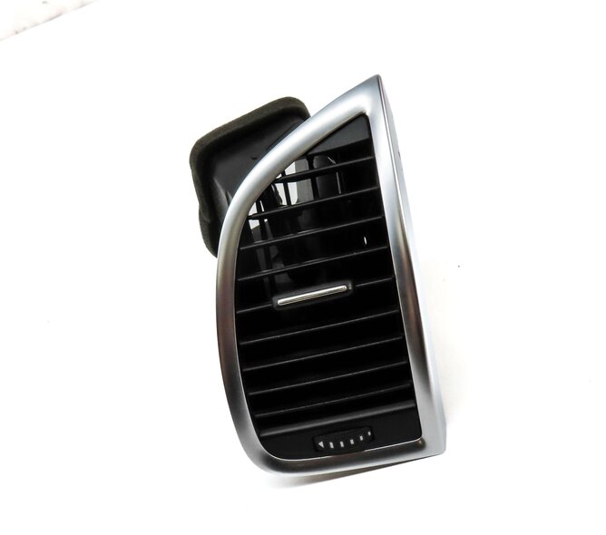 Thumbnail 3: 2011 AUDI Q7 (4L) FRONT RIGHT DASH OUTER A/C HEATER AIR VENT (BLACK & SILVER)