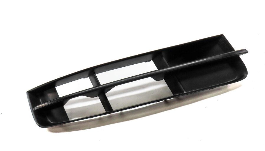 Thumbnail 3: 2011 AUDI Q7 (4L) FRONT RIGHT PASSENGER LOWER BUMPER TRIM PANEL AIR VENT (BLACK)