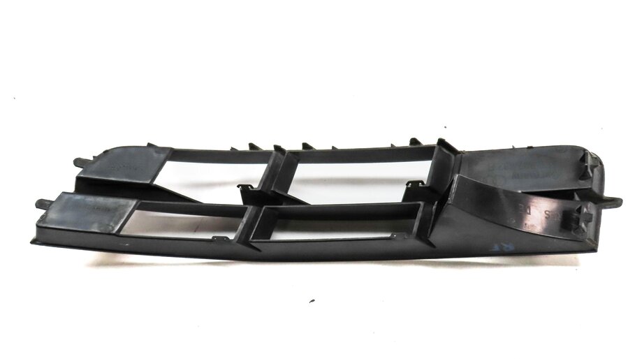 Thumbnail 6: 2011 AUDI Q7 (4L) FRONT RIGHT PASSENGER LOWER BUMPER TRIM PANEL AIR VENT (BLACK)