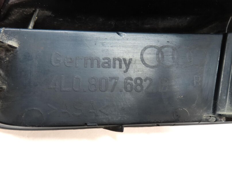 Thumbnail 7: 2011 AUDI Q7 (4L) FRONT RIGHT PASSENGER LOWER BUMPER TRIM PANEL AIR VENT (BLACK)