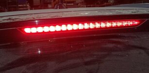 Thumbnail 2: 2011 AUDI Q7 4L REAR UPPER CENTER TRUNK SPOILER 3RD THIRD BRAKE LIGHT 4L0945097