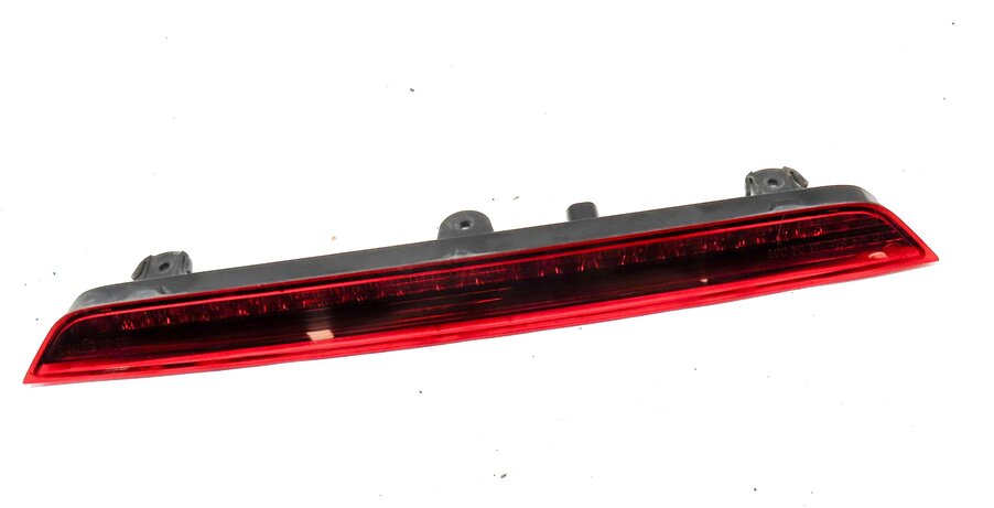 Thumbnail 4: 2011 AUDI Q7 4L REAR UPPER CENTER TRUNK SPOILER 3RD THIRD BRAKE LIGHT 4L0945097