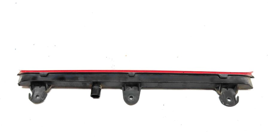 Thumbnail 5: 2011 AUDI Q7 4L REAR UPPER CENTER TRUNK SPOILER 3RD THIRD BRAKE LIGHT 4L0945097