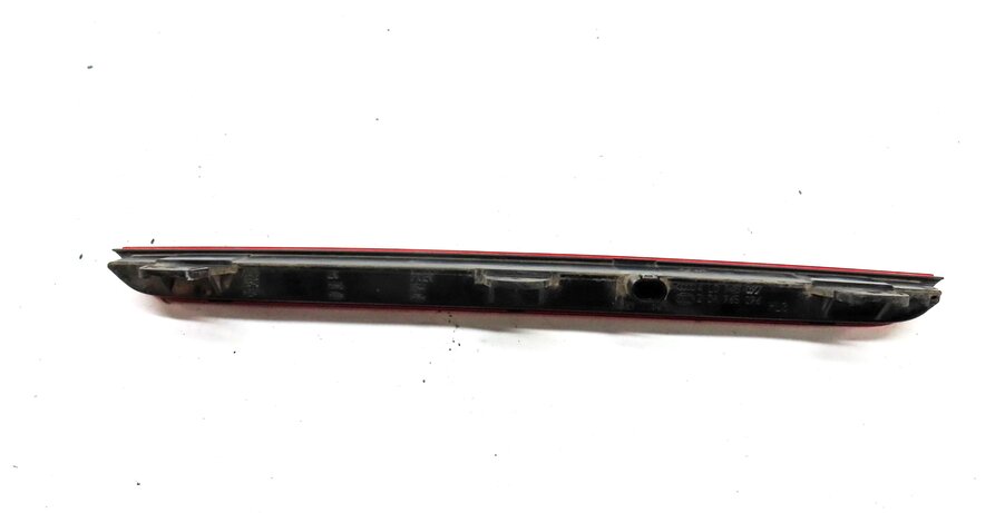 Thumbnail 6: 2011 AUDI Q7 4L REAR UPPER CENTER TRUNK SPOILER 3RD THIRD BRAKE LIGHT 4L0945097