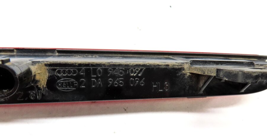 Thumbnail 7: 2011 AUDI Q7 4L REAR UPPER CENTER TRUNK SPOILER 3RD THIRD BRAKE LIGHT 4L0945097