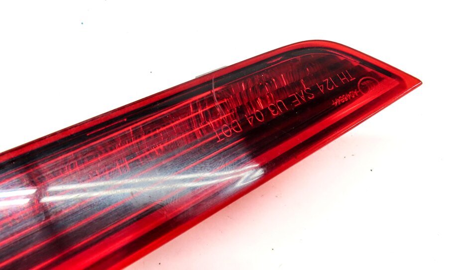 Thumbnail 8: 2011 AUDI Q7 4L REAR UPPER CENTER TRUNK SPOILER 3RD THIRD BRAKE LIGHT 4L0945097