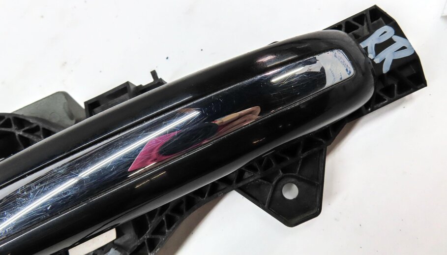Thumbnail 6: 2007-2015 AUDI Q7 (4L) RIGHT SIDE REAR EXTERIOR DOOR HANDLE (ORCA BLACK)