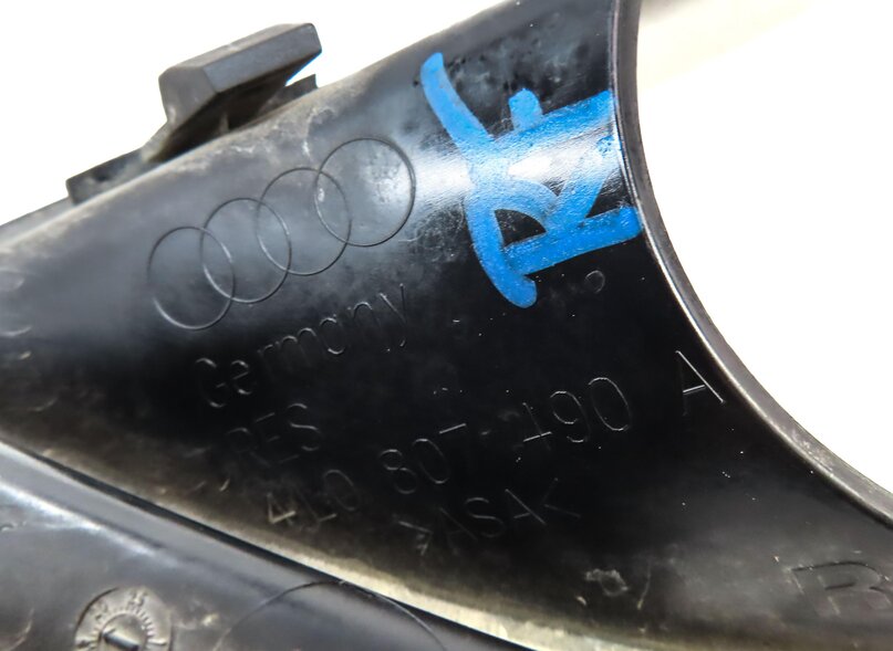 Thumbnail 6: 2011 AUDI Q7 (4L) FRONT RIGHT PASSENGER FOGLIGHT FOG LIGHT LAMP TRIM (BLACK)