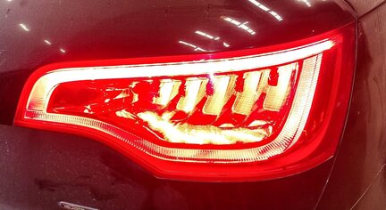 Thumbnail 2: 2010-2015 AUDI Q7 (4L) REAR RIGHT PASSENGER TAILLIGHT BRAKE LIGHT LAMP (LED)