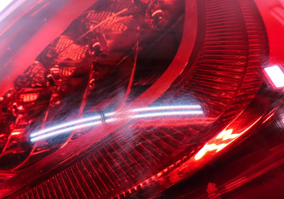 Thumbnail 7: 2010-2015 AUDI Q7 (4L) REAR RIGHT PASSENGER TAILLIGHT BRAKE LIGHT LAMP (LED)