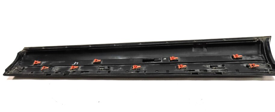 Thumbnail 6: 2010-2015 AUDI Q7 (4L) FRONT LEFT DRIVER DOOR RUNNER TRIM PANEL MOULDING (BLACK)