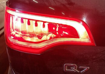 Thumbnail 2: 2010-2015 AUDI Q7 (4L) REAR LEFT DRIVER TAILLIGHT BRAKE LIGHT LAMP (LED)