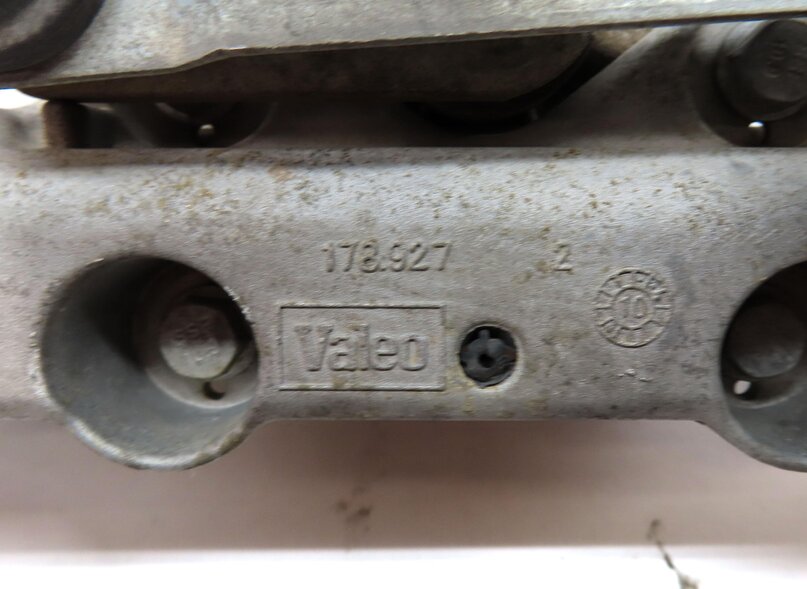 Thumbnail 8: 2007-2015 AUDI Q7 (4L) FRONT WINDSHIELD WIPER MOTOR w/ LINKAGE