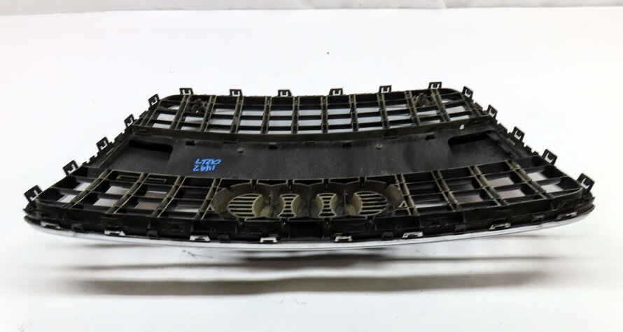 Thumbnail 6: 2010-2015 AUDI Q7 (4L) FRONT MAIN CENTER HOOD GRILLE AIR VENT TRIM (BLACK)